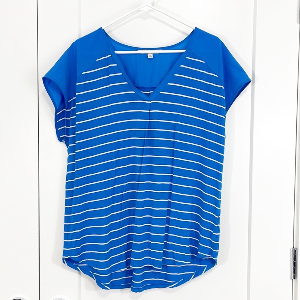 Adrienne Vittadini XL Blue and White Striped V-Neck Cap Sleeve Blouse